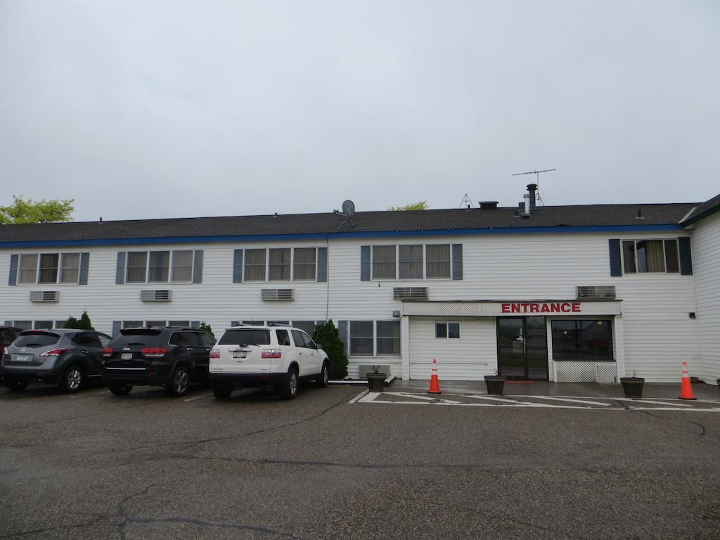 Regency Inn Hudson Bagian luar foto