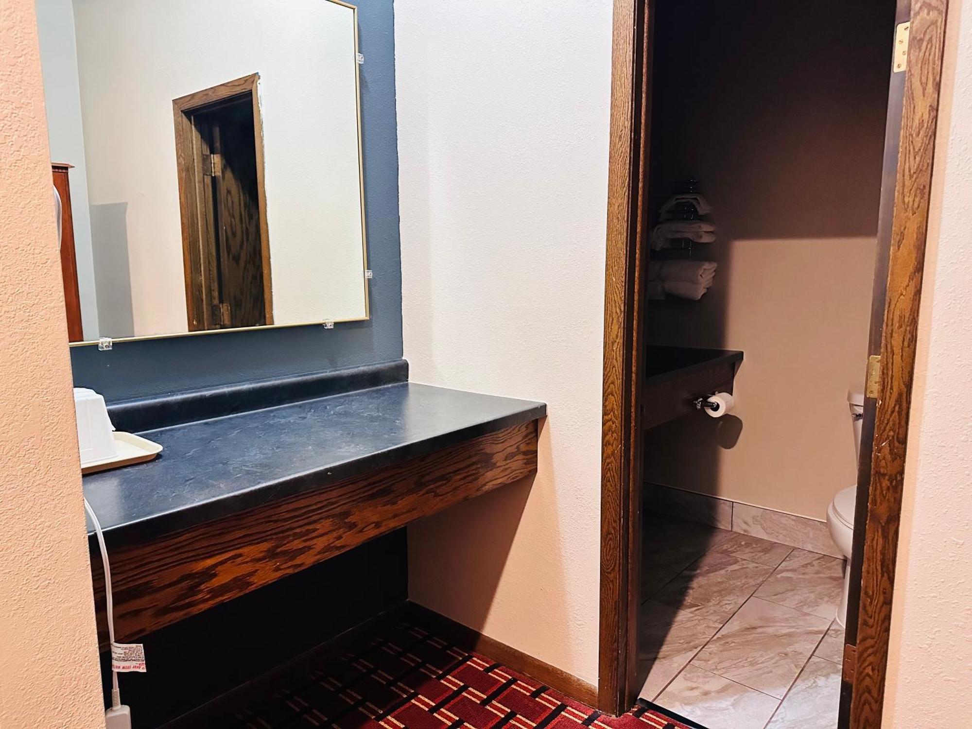 Regency Inn Hudson Bagian luar foto