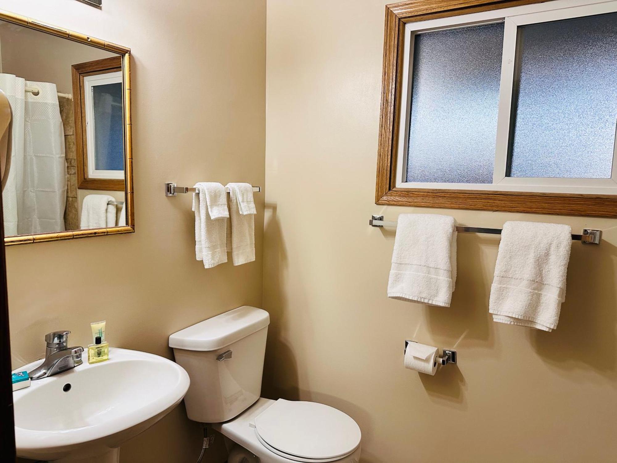 Regency Inn Hudson Bagian luar foto